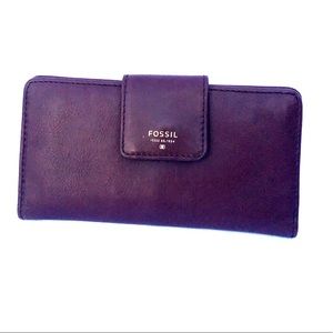 Fossil  trifold wallet in deep burgundy/brown